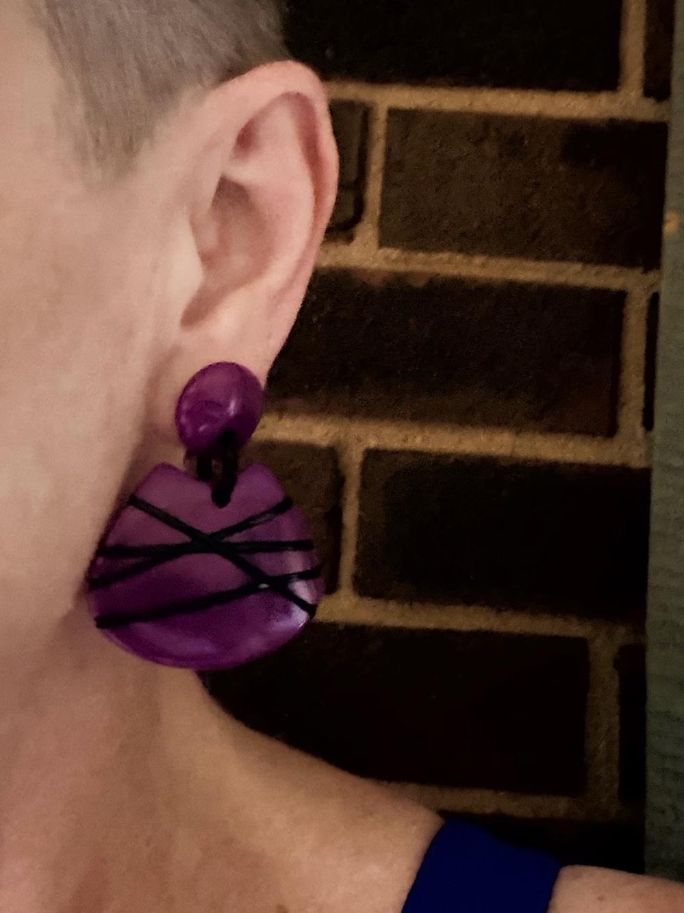 Vintage 80’s Purple clip earrings - Picture 2 of 3